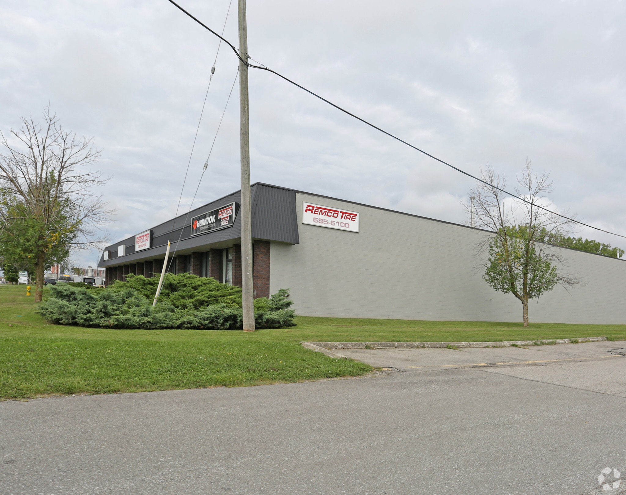 412 Newbold St, London, ON for lease Primary Photo- Image 1 of 3