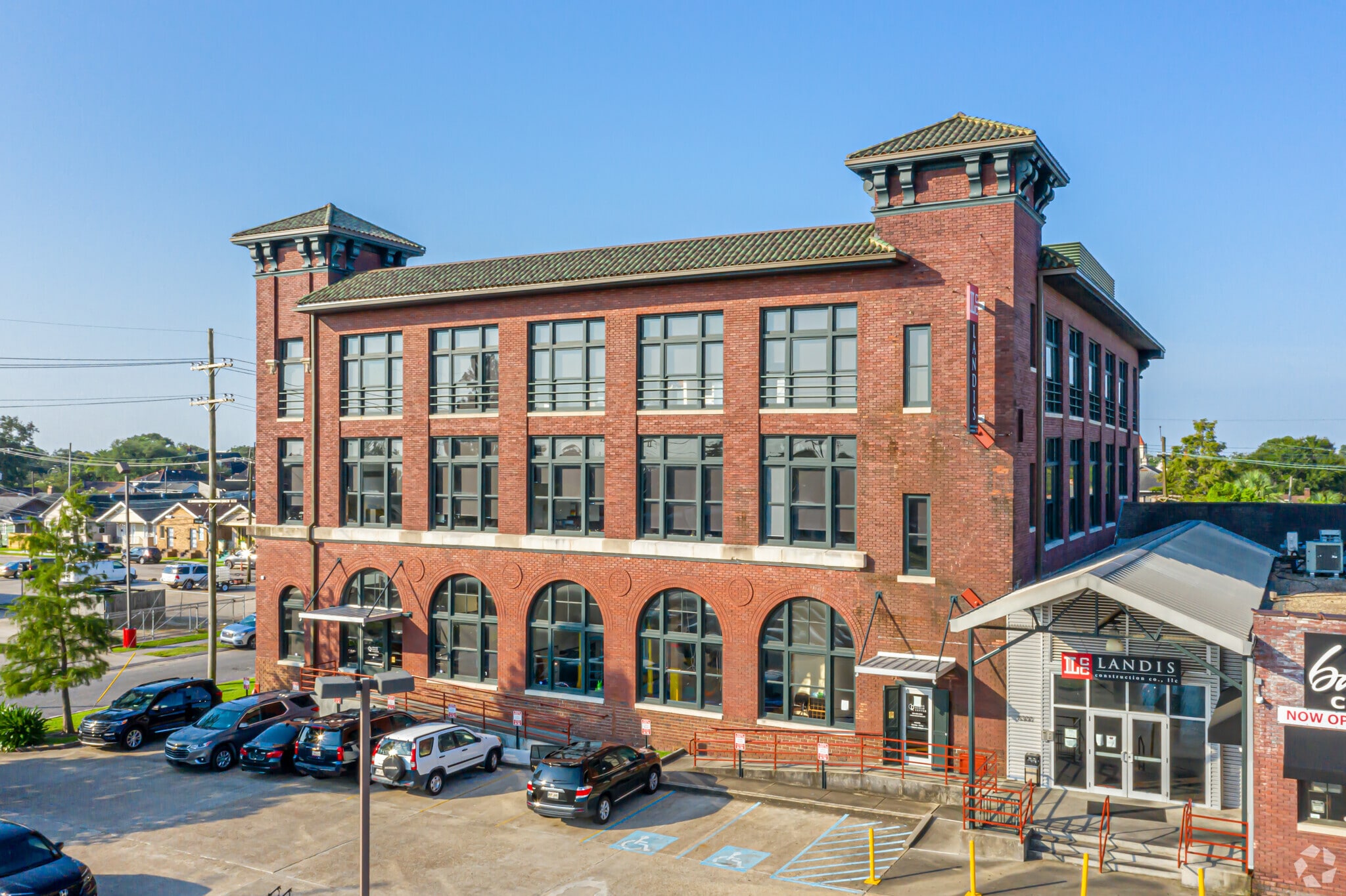 8300 Earhart Blvd, New Orleans, LA for lease Primary Photo- Image 1 of 13