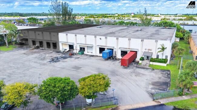 Plus de détails pour 1361-1363 NW 155th Dr, Miami, FL - Industriel à louer