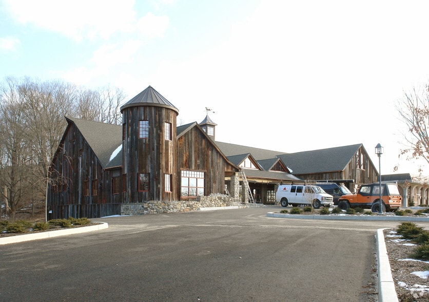641 Main St s, Woodbury, CT for lease - Building Photo - Image 3 of 5