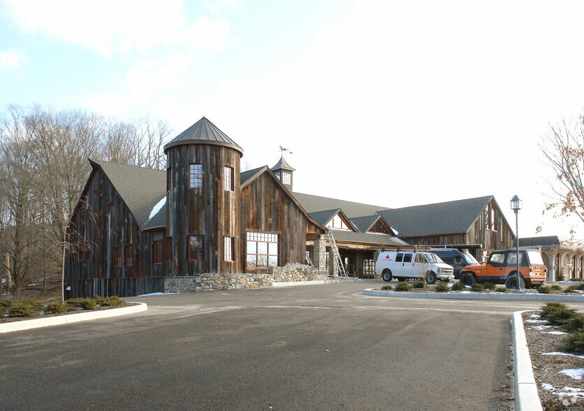 641 Main St s, Woodbury, CT à louer - Photo du bâtiment - Image 3 de 5