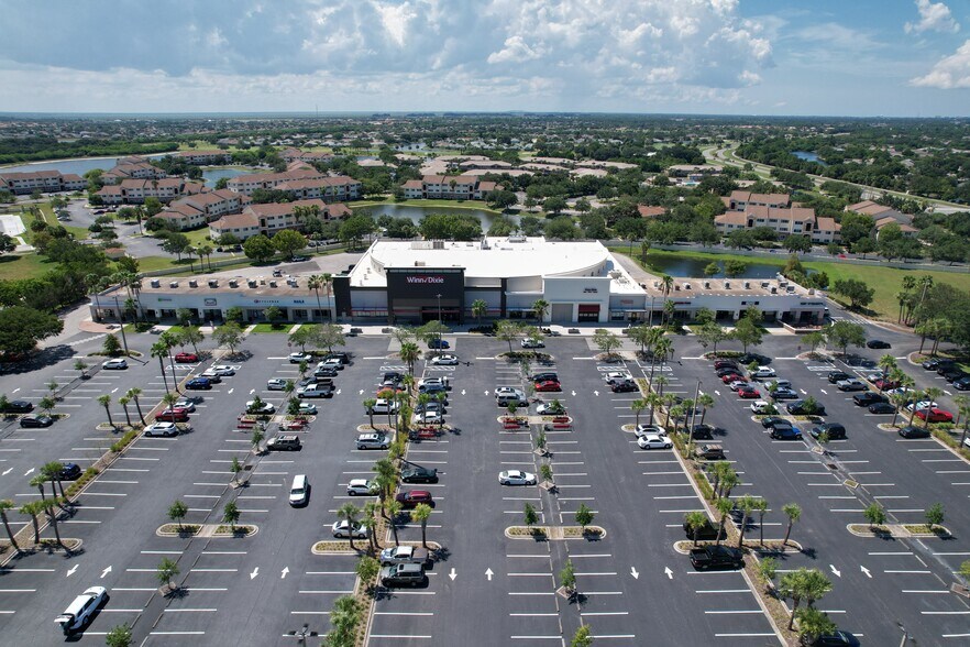 5410 Murrell Rd, Viera, FL à louer - Photo du bâtiment - Image 2 de 2