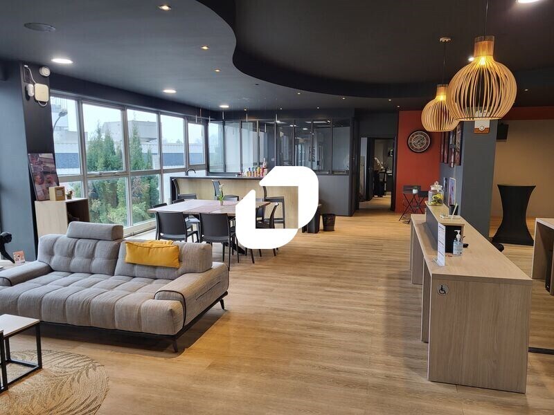Retail in Mérignac for lease Lobby- Image 1 of 10