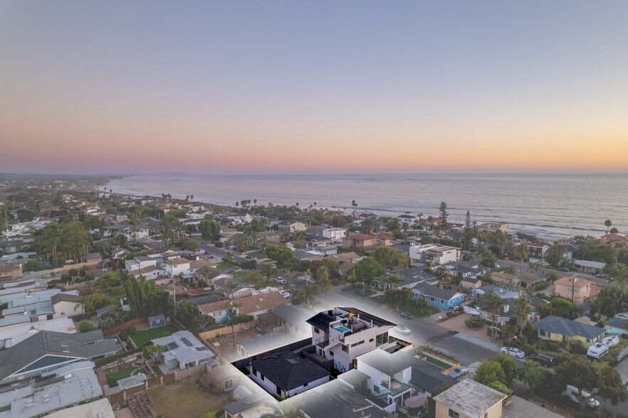 5140 Los Robles Dr, Carlsbad, CA à vendre - Photo du bâtiment - Image 1 de 53