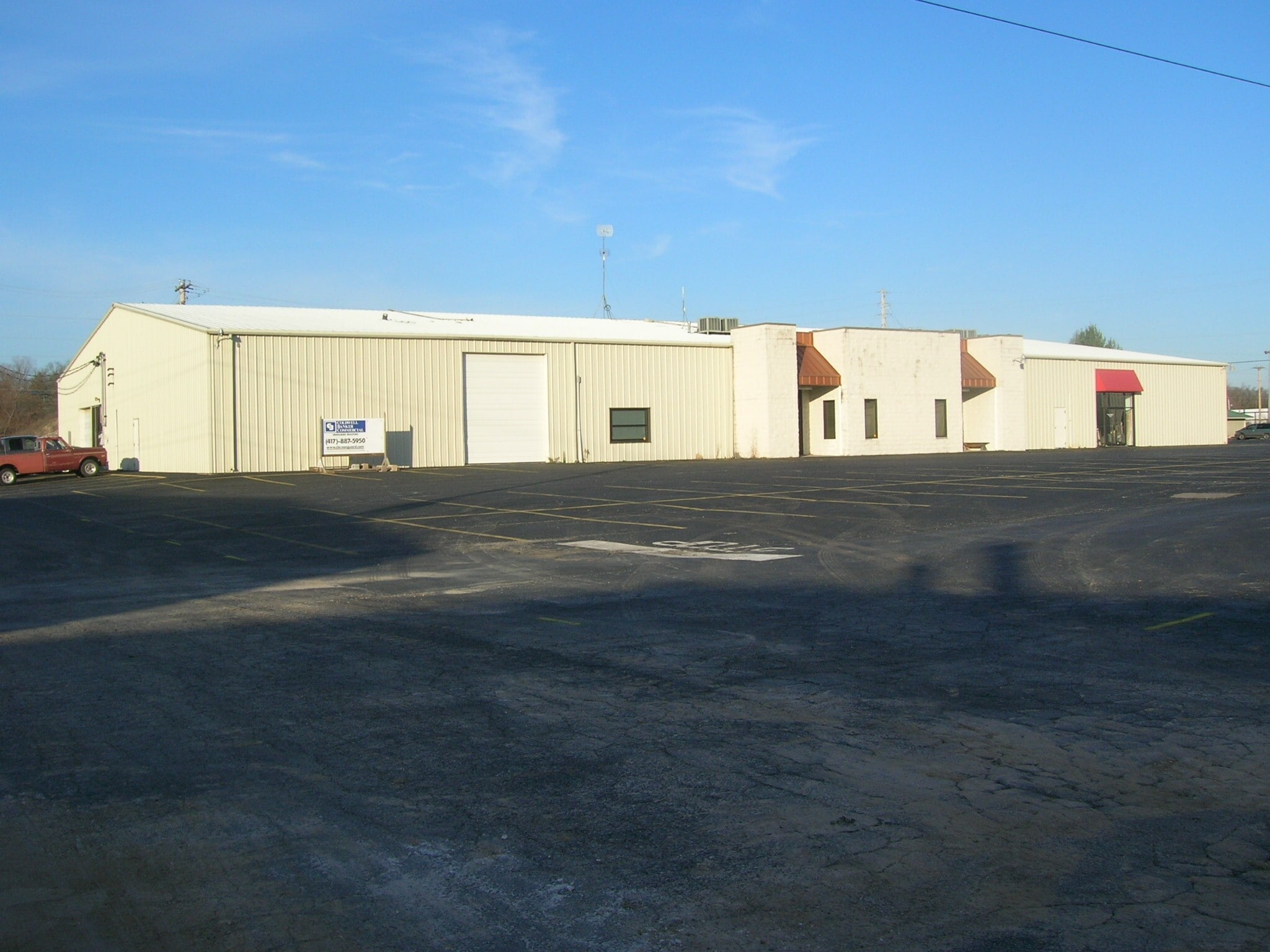 2172 N Fox Hollow Dr, Nixa, MO for lease Building Photo- Image 1 of 2