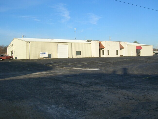 Plus de détails pour 2172 N Fox Hollow Dr, Nixa, MO - Industriel à louer