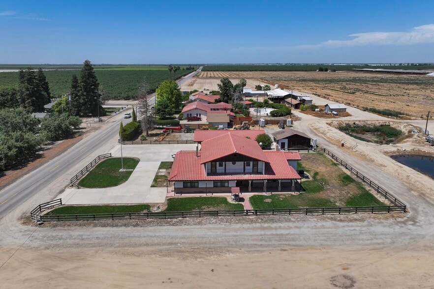12606 Stradley Ave, McFarland, CA à vendre - Photo du bâtiment - Image 2 de 7