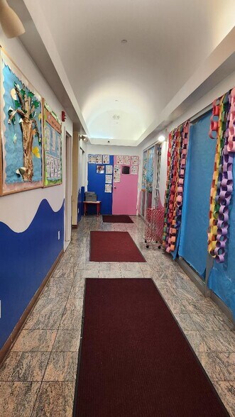 1448 College Point Blvd, College Point, NY à vendre - Photo intérieure - Image 3 de 25