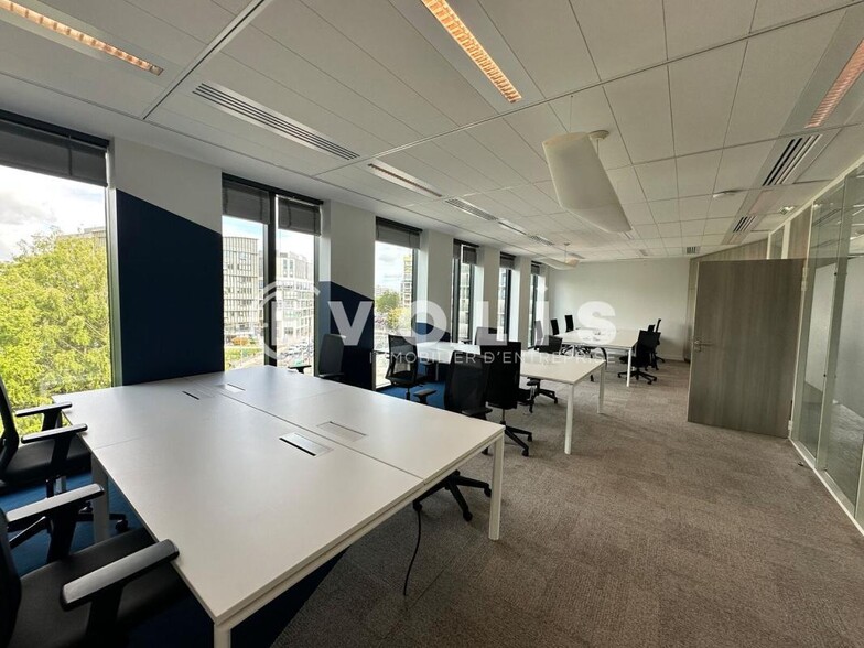 Office in Arcueil for lease - Interior Photo - Image 2 of 24