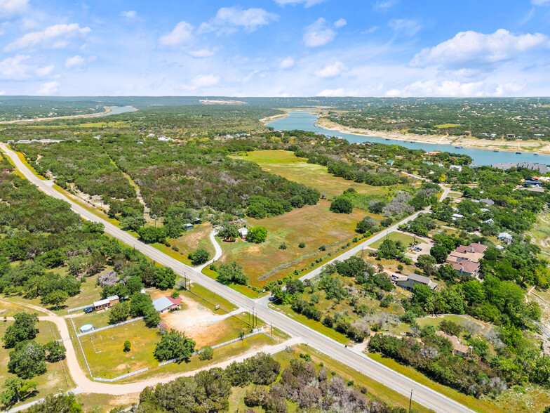 525 Pace Bend Rd N, Spicewood, TX à vendre - Photo principale - Image 1 de 27