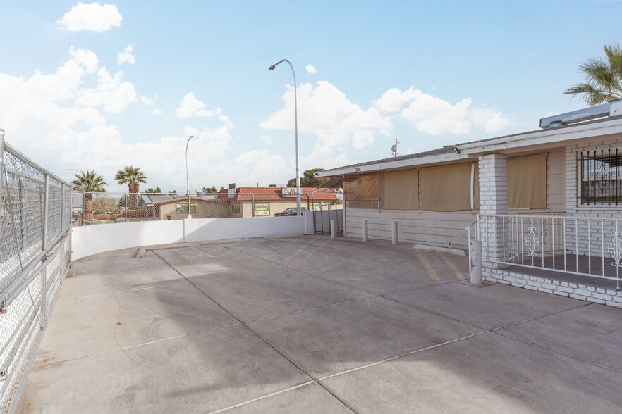 1204 S Eastern Ave, Las Vegas, NV for sale - Building Photo - Image 3 of 34