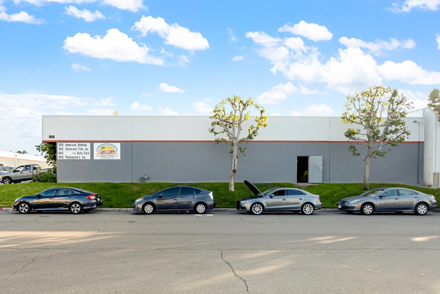 1010-1016 W Barkley Ave, Orange, CA à vendre - Photo du bâtiment - Image 2 de 28