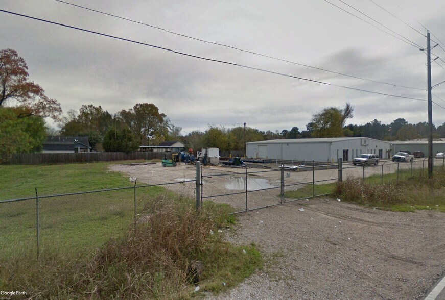 16450 & 16410 LEE RD portefeuille de 2 propriétés à vendre sur LoopNet.ca - Photo du bâtiment - Image 3 de 5