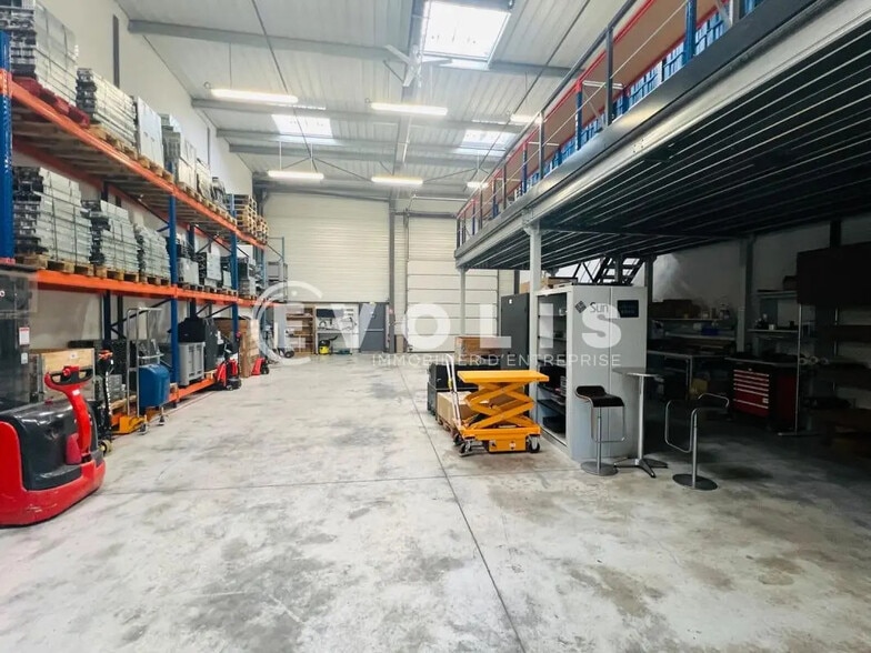 Office in Moissy-Cramayel for lease - Interior Photo - Image 1 of 5