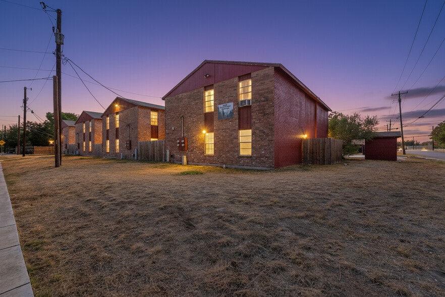 1400 Clamp Ave, San Antonio, TX à vendre - Photo du bâtiment - Image 1 de 40