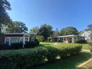 Plus de détails pour 218 E River St, Rockton, IL - Multi-résidentiel à vendre