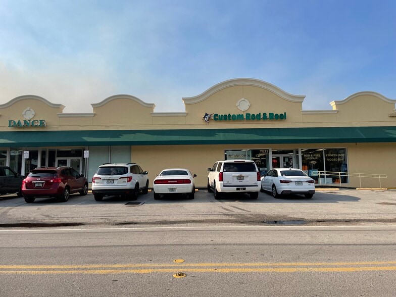 1817-1847 NE 25th St, Lighthouse Point, FL for lease - Building Photo - Image 3 of 4