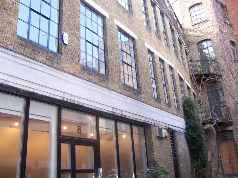 8 Vine Yard, London for lease - Building Photo - Image 2 of 10