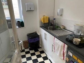 15-15a South, Bridport for lease Interior Photo- Image 2 of 7