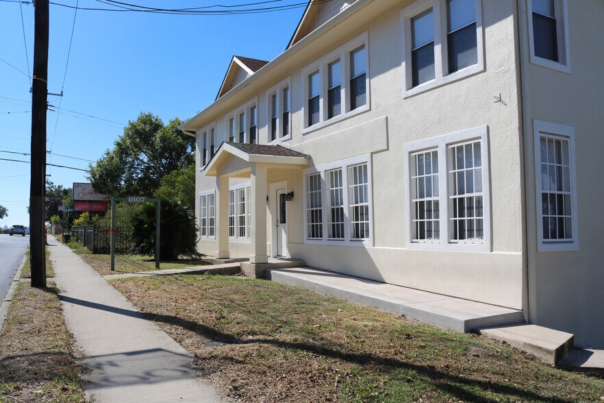 1807 San Pedro Ave, San Antonio, TX à vendre - Photo du bâtiment - Image 2 de 8