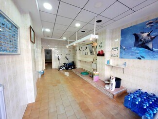 Plus de détails pour Commerce de détail à louer