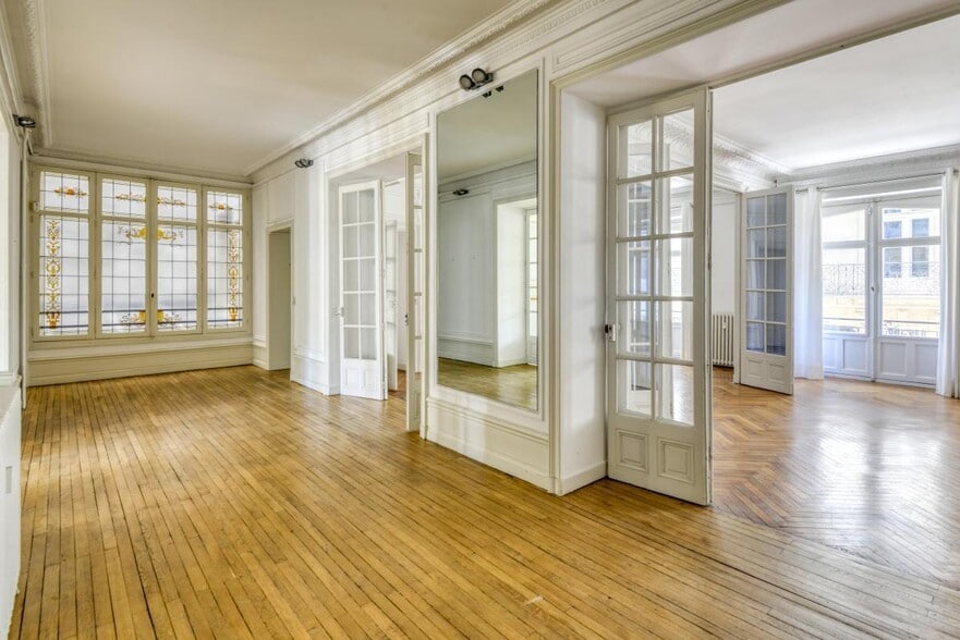 Office in Nantes for lease - Interior Photo - Image 2 of 22