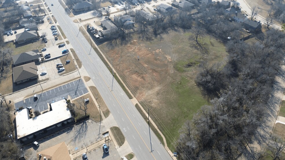 1600 S Blvd, Edmond, OK for sale - Building Photo - Image 1 of 2