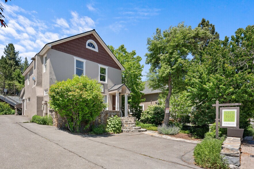 10280 Donner Pass Rd, Truckee, CA à vendre - Photo du bâtiment - Image 3 de 25