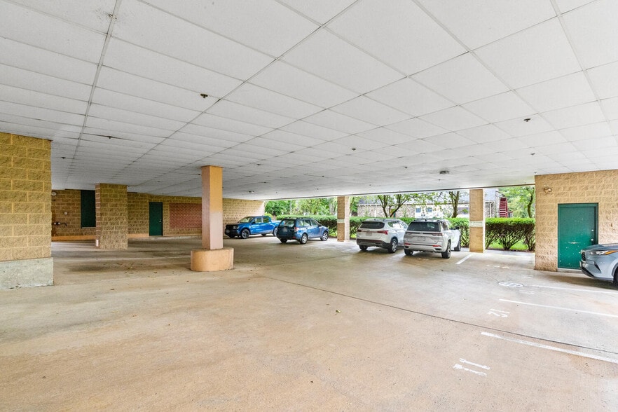 63 Shore Rd, Winchester, MA for lease - Building Photo - Image 3 of 17