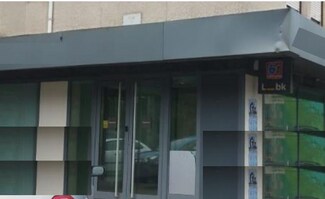 Plus de détails pour Multi-résidentiel à vendre