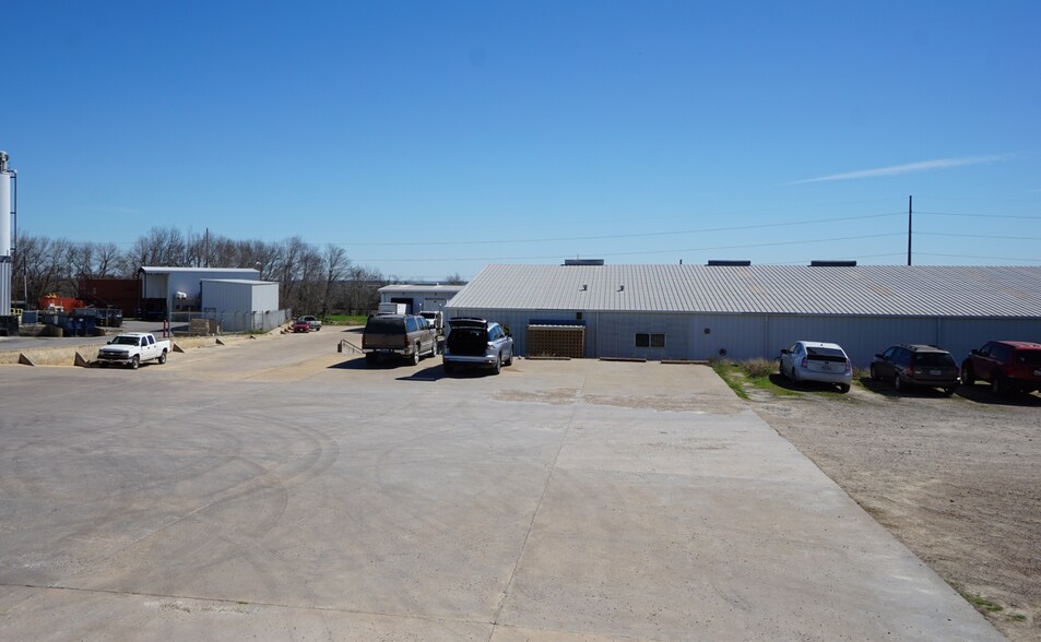 207 Allison, Taylor, TX à vendre - Photo du bâtiment - Image 3 de 13