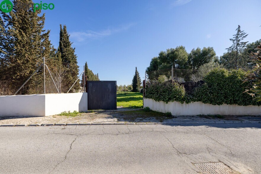 Lugar Urbanización los Cortijos, 160, Atarfe, Granada for sale - Building Photo - Image 3 of 15