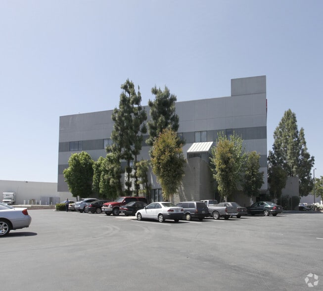 9045 Corbin Ave, Northridge, CA for lease - Building Photo - Image 2 of 7