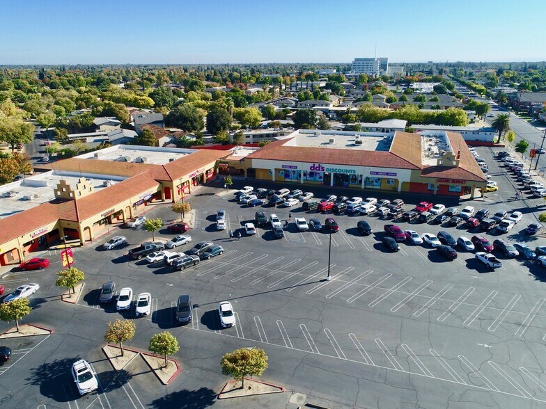 2400 Coffee Rd, Modesto, CA for lease - Building Photo - Image 1 of 5