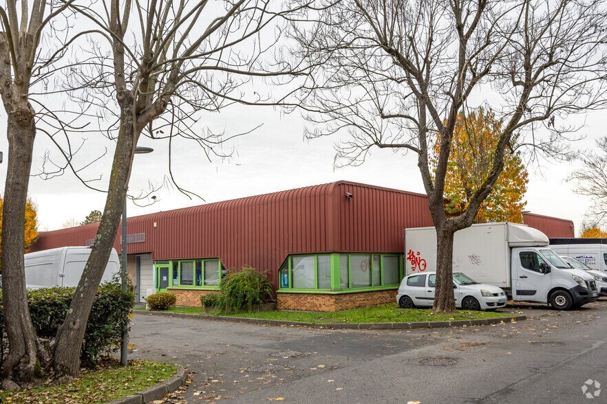 19 Avenue Albert Einstein, Le Blanc-Mesnil à louer - Photo du bâtiment - Image 2 de 2