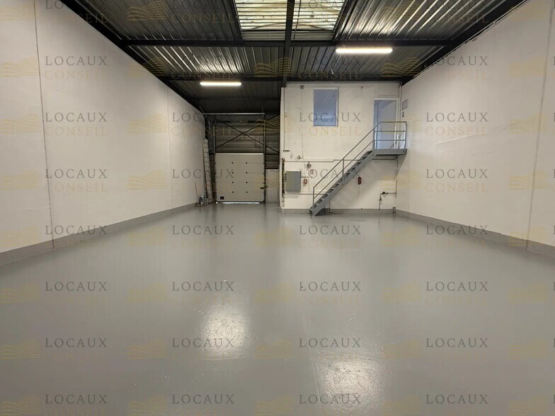 Flex dans SAINT-OUEN-L'AUMONE à louer - Photo intérieure - Image 2 de 7