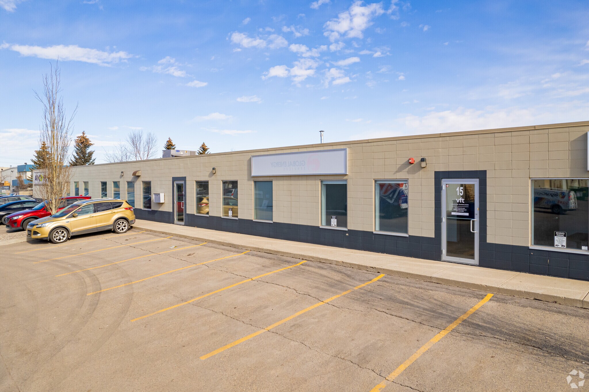 5030 13th St SE, Calgary, AB à louer Photo principale- Image 1 de 15