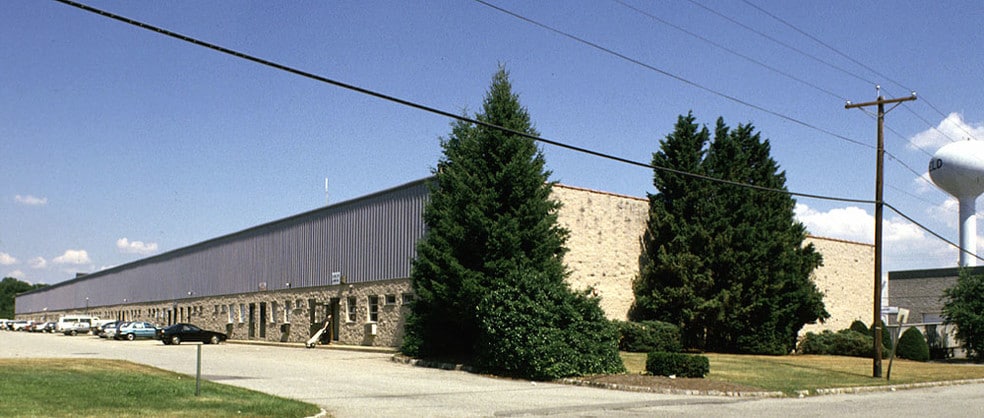 22 Commerce Rd, Fairfield, NJ for lease - Building Photo - Image 2 of 13
