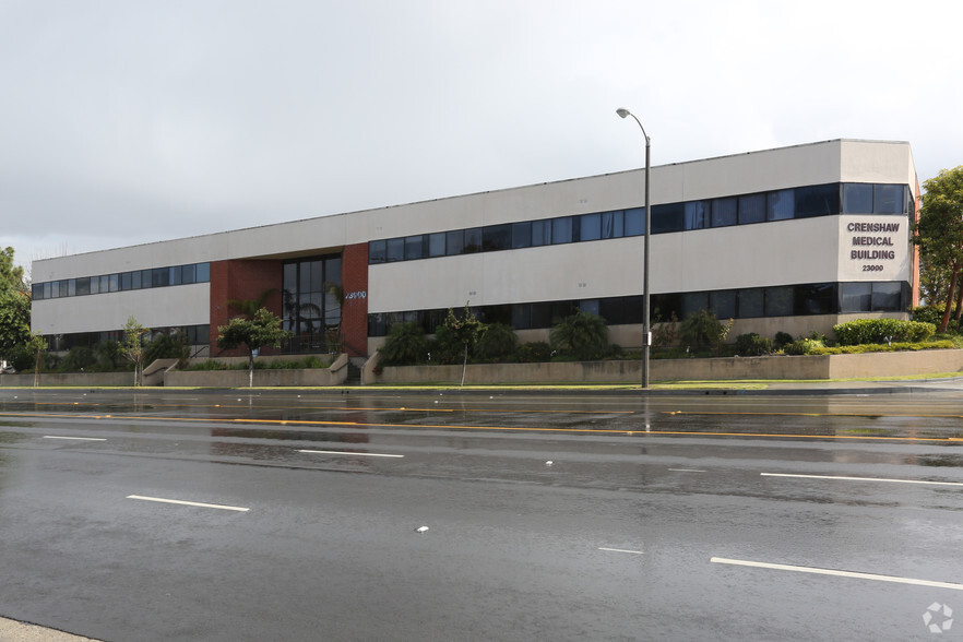 23000 Crenshaw Blvd, Torrance, CA for lease - Primary Photo - Image 1 of 3