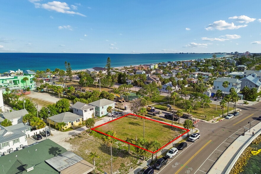 808 Pass a Grille Way, St Pete Beach, FL for sale - Building Photo - Image 3 of 31