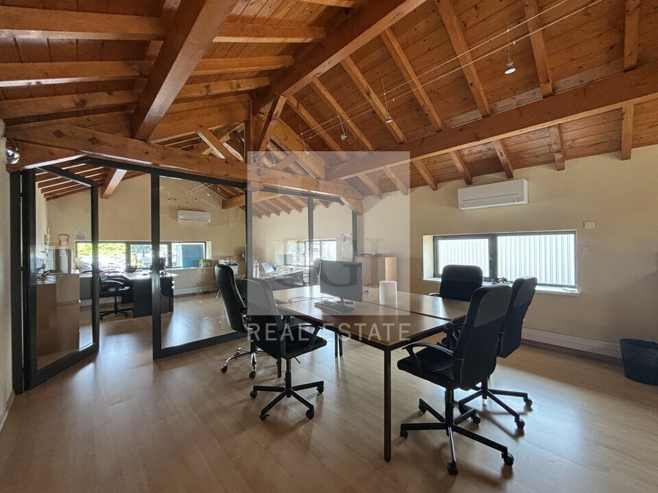 378 Avenue De L'Industrie, Rillieux-la-Pape for lease Interior Photo- Image 1 of 21