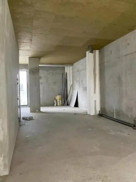 Retail in Décines-Charpieu for lease - Interior Photo - Image 2 of 9