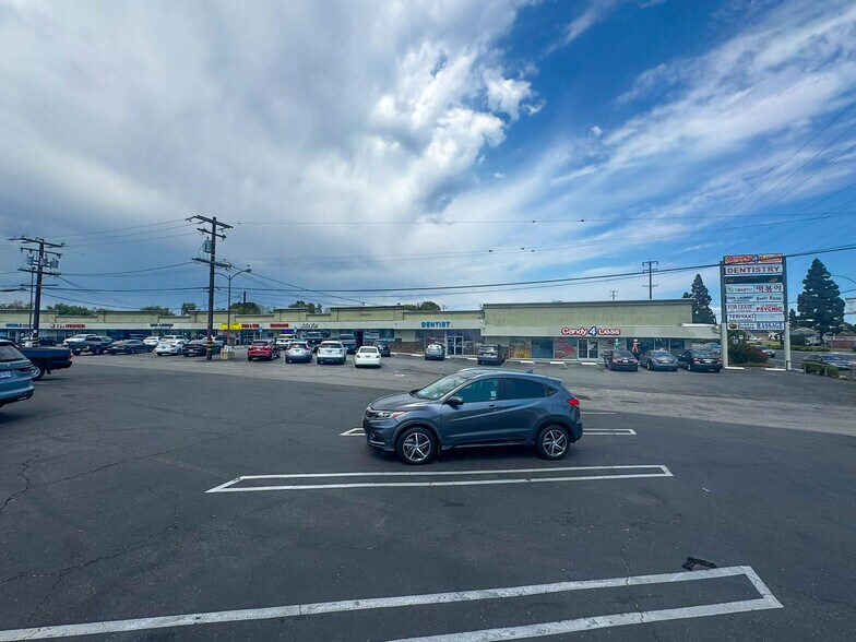 13940 Valley View Ave, La Mirada, CA à louer - Photo du bâtiment - Image 3 de 10