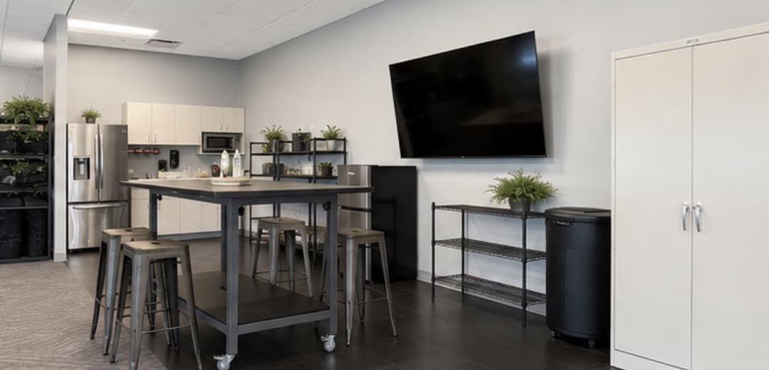 1064 S North County Blvd, Pleasant Grove, UT for lease Interior Photo- Image 1 of 4
