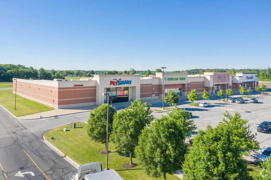 10230-10260 Maysville Rd, Fort Wayne, IN à louer - Photo du bâtiment - Image 2 de 13