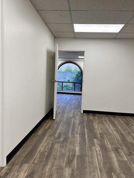 1310 Hollenbeck Ave, Sunnyvale, CA for lease - Building Photo - Image 2 of 9