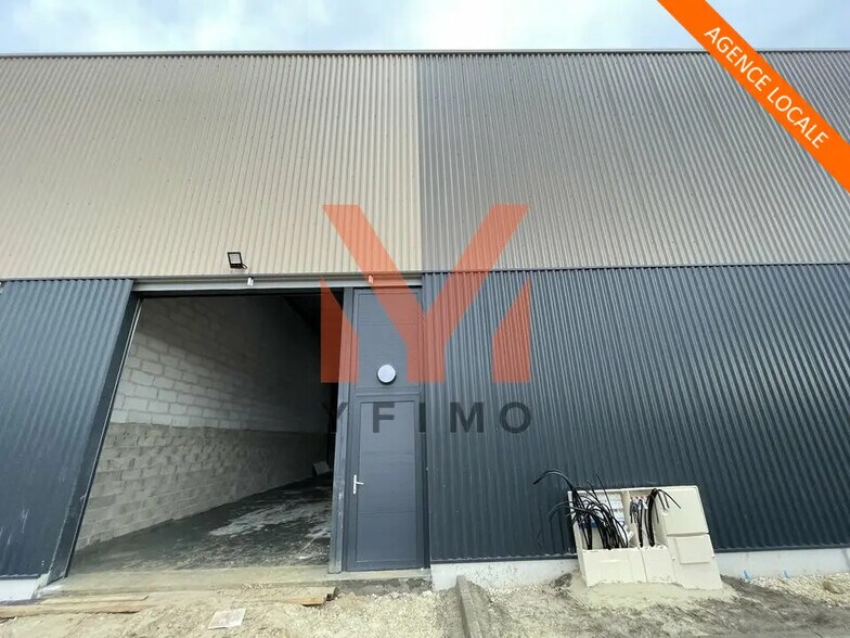 Flex in Flins-sur-Seine for sale - Building Photo - Image 3 of 6