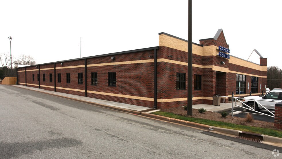 6625 NC Highway 135, Mayodan, NC for lease - Building Photo - Image 2 of 3