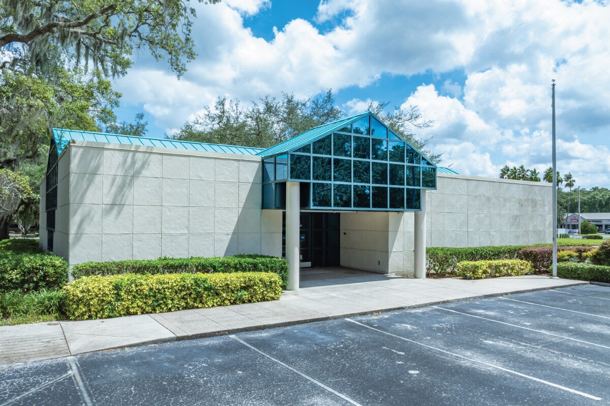 15302 Amberly Dr, Tampa, FL à vendre Photo du bâtiment- Image 1 de 6
