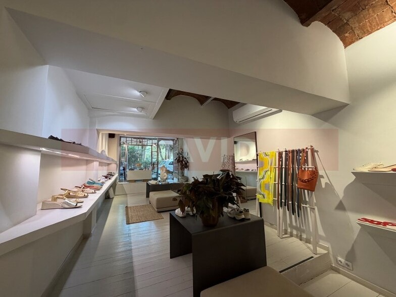 Retail in Barcelona, Barcelona for lease - Interior Photo - Image 3 of 3